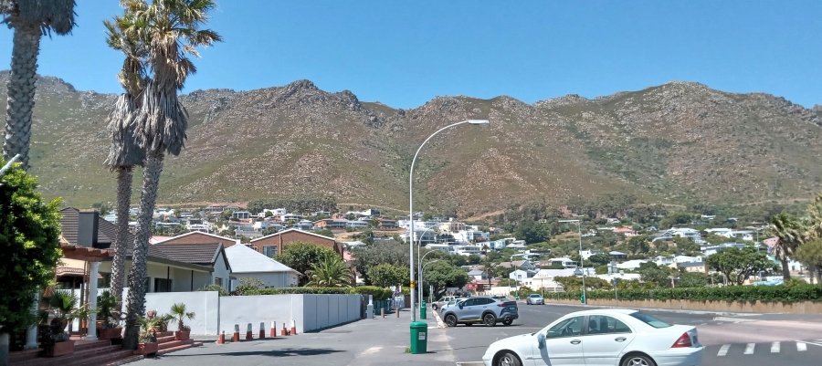 To Let 5 Bedroom Property for Rent in Gordons Bay Village Western Cape